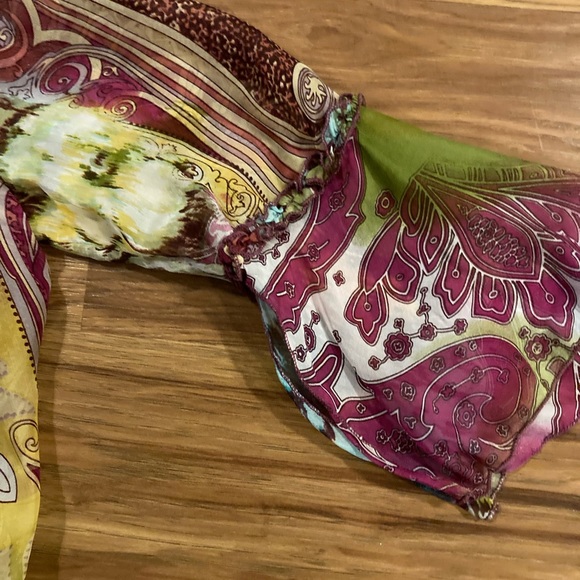 Ke Ke Collection….100% silk ruffled blouse size medium - Picture 3 of 4